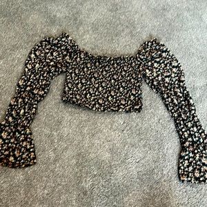 Puff sleeve off the shoulder